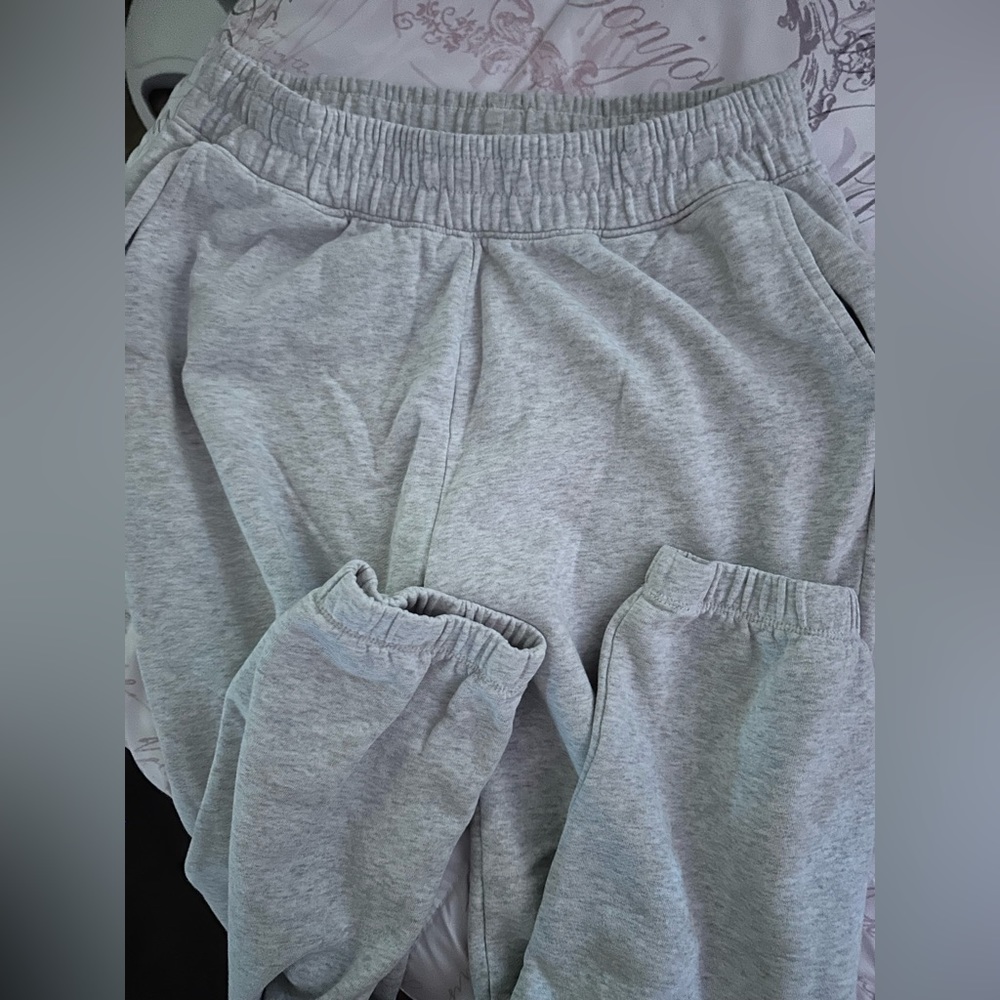 American Eagle Joggers size medium Grey